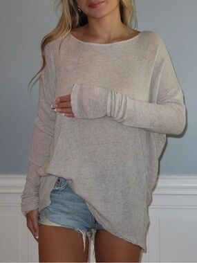 Brandy Melville Heathered Cream Long Sleeve Lightweight Sweater